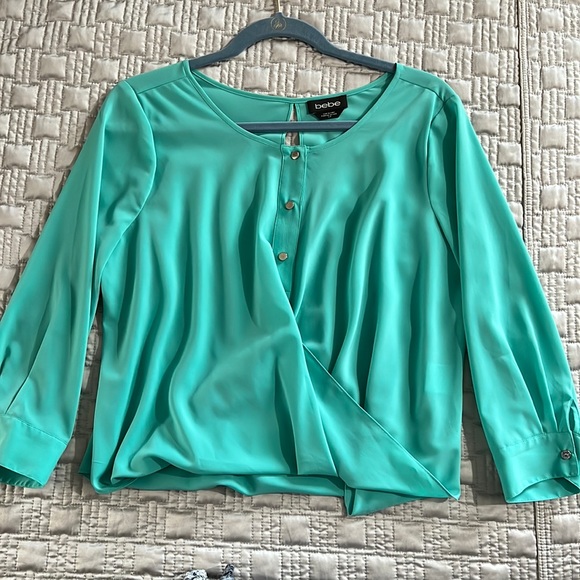 Beautiful Bebe Top 💎 - Picture 1 of 12